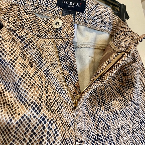 Sexy, snakeskin pants by Guess, size 28 - Picture 6 of 9